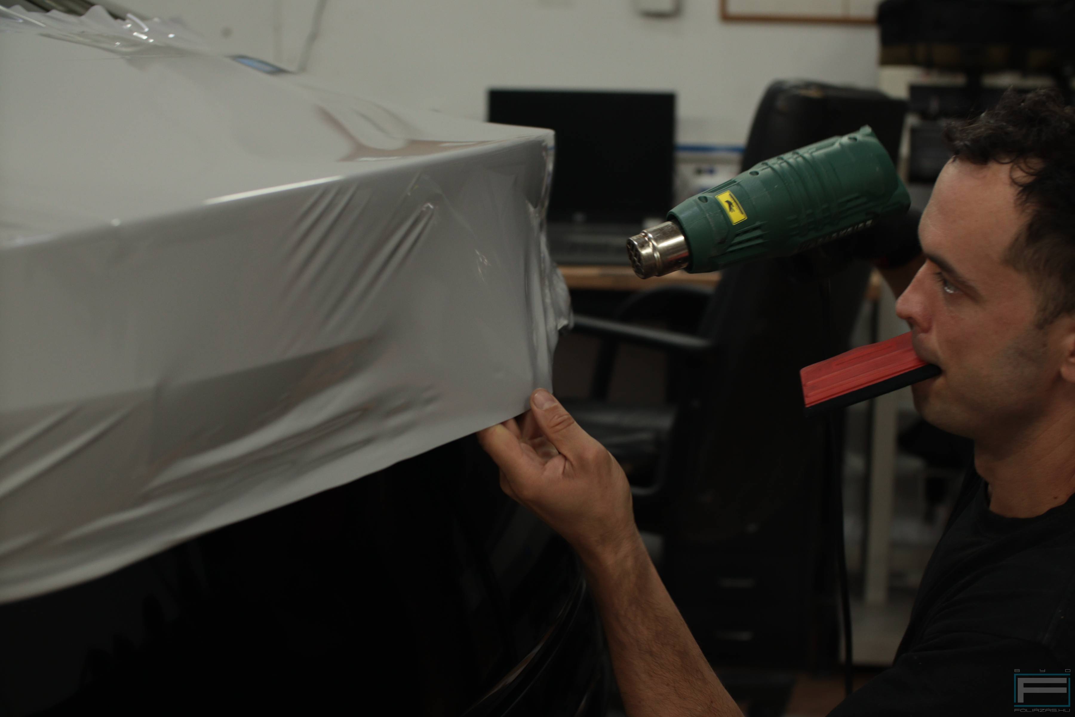 BYD fóliázás telepítése csomagtérajtóra 1. illusztráció