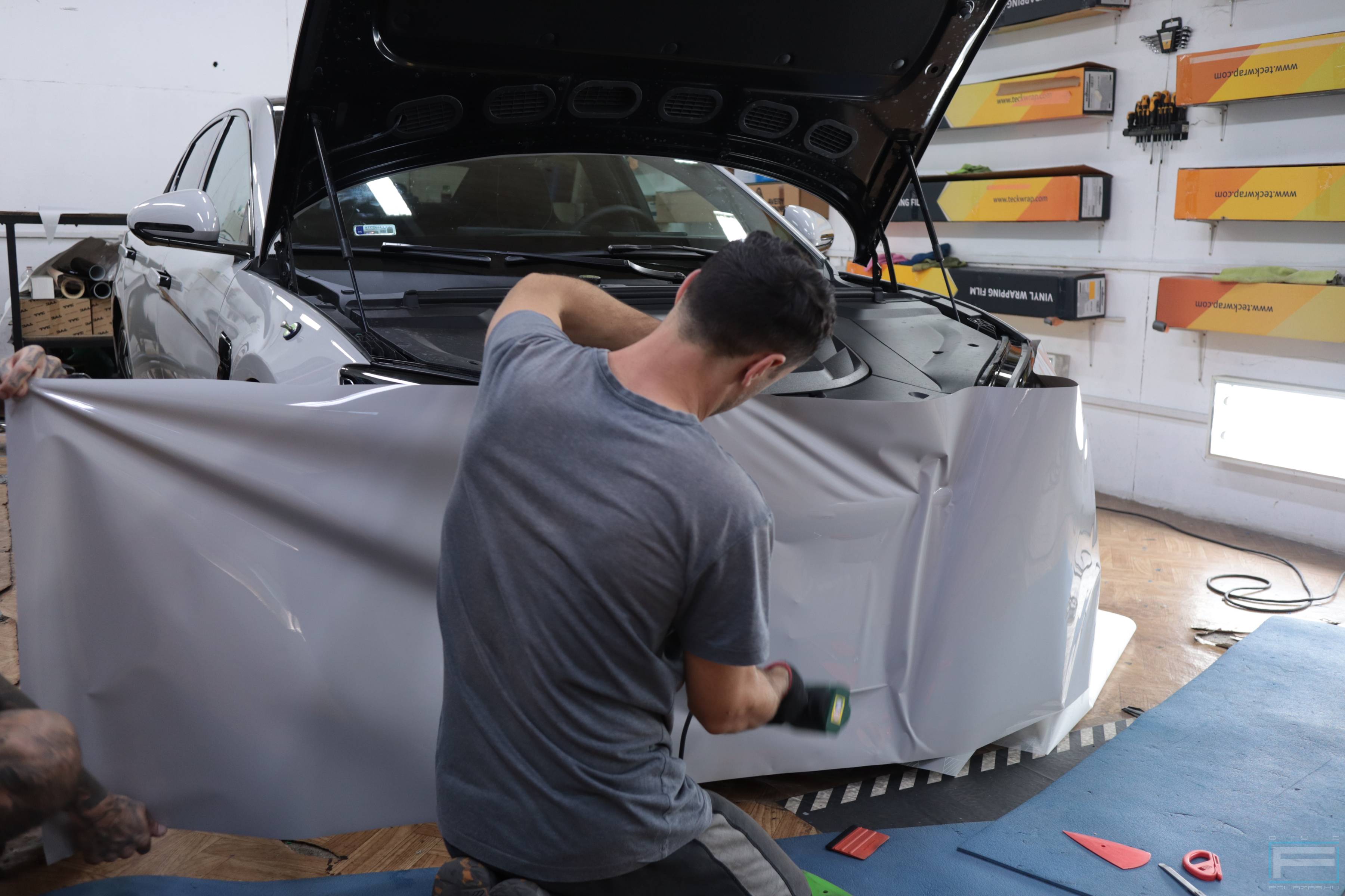 BYD fóliázás telepítése első lökhárítóra 1. illusztráció