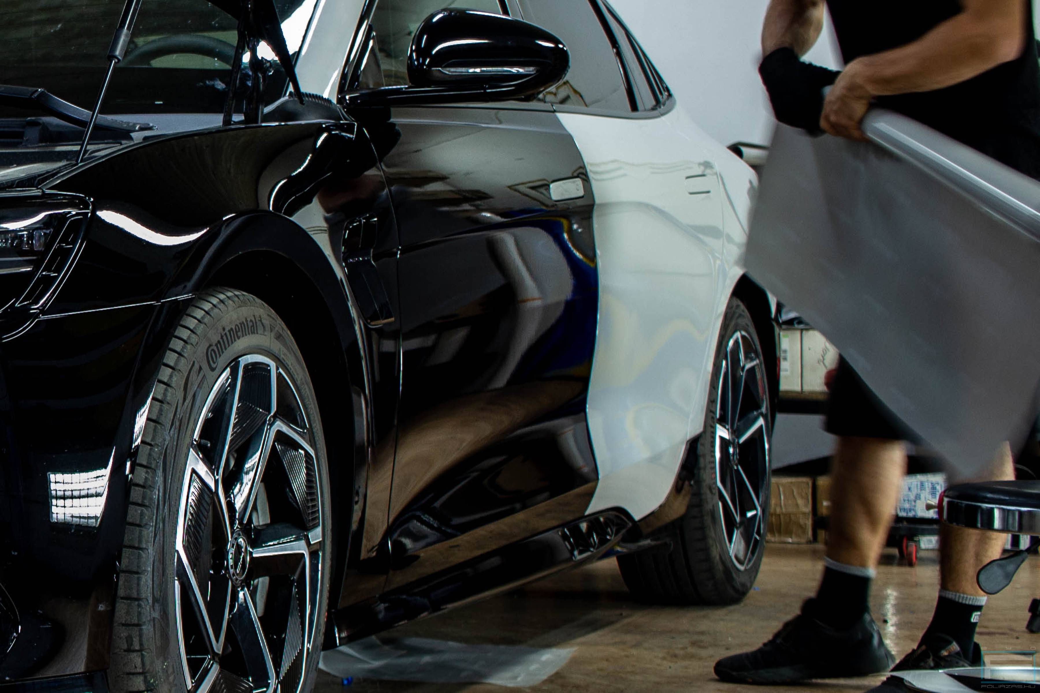 BYD fóliázás telepítése hátsó ajtóra 1. illusztráció